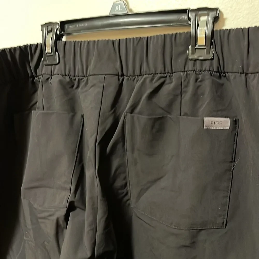 EUC MEN’S XL SHORT FIGSPRO BLACK STRAIGHT LEG TROUSERS